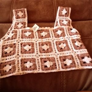 NWT juniors crochet top. Julia brand sz M